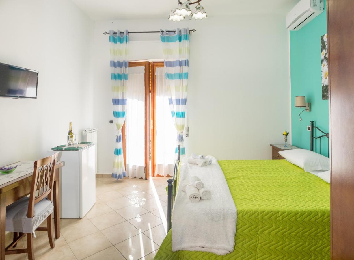 Vivere A Colori Вико Екуензе Екстериор снимка